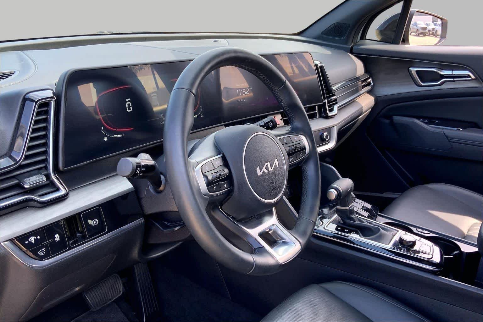 Used 2025 Wolf Gray Kia X-Line image 17