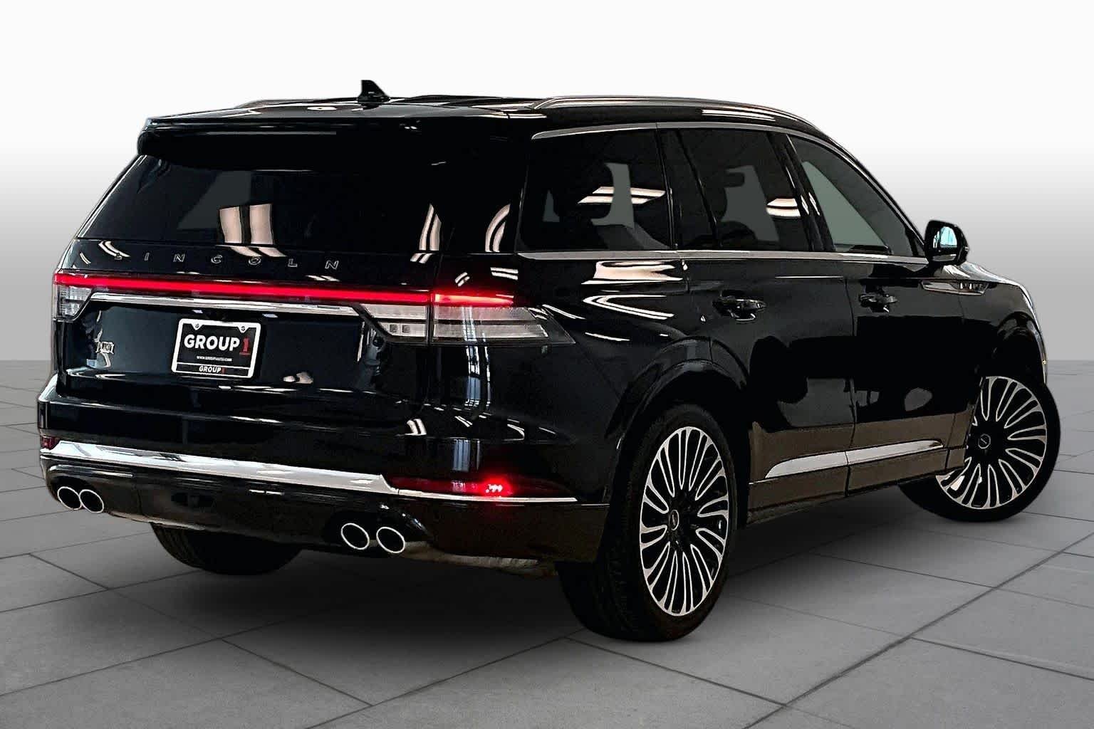 Used 2023 Infinite Black Metallic Clearcoat Lincoln Black Label image 12