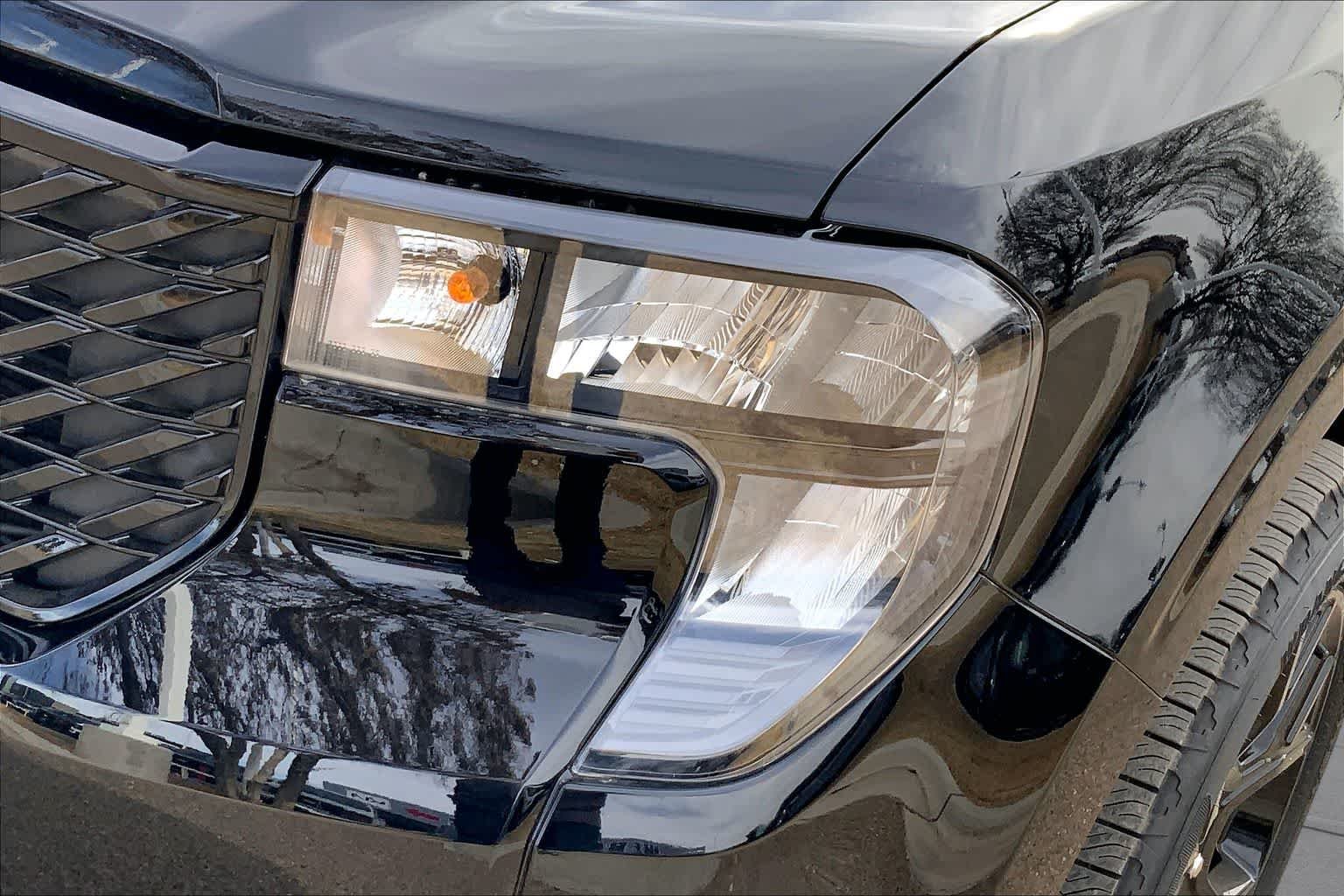 New 2025 Shadow Black Ford XLT image 13