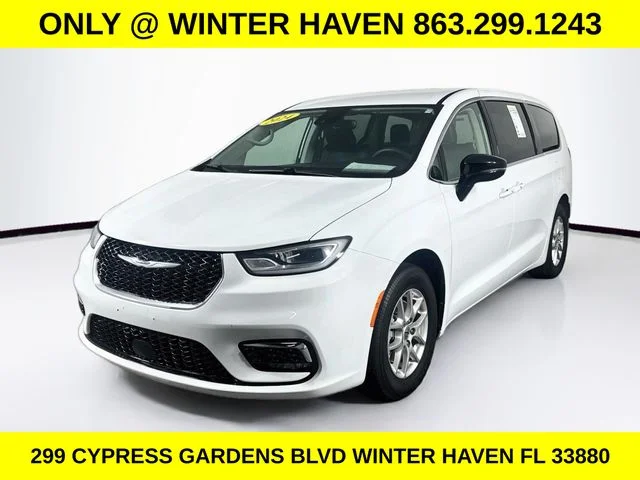 Used 2024 White Chrysler Touring L image 3