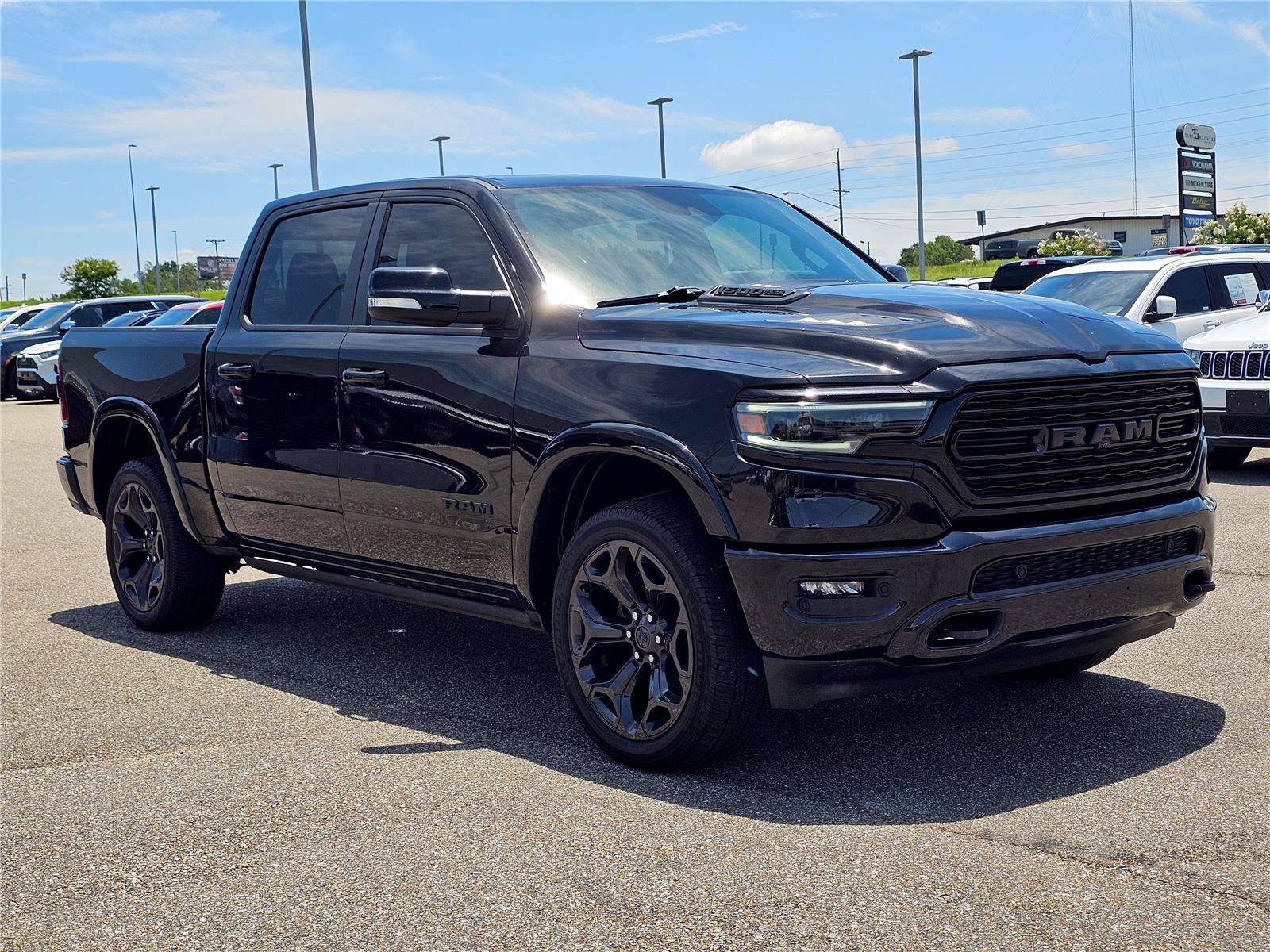 Used 2022 Diamond Black Crystal Pearlcoat Ram Limited image 5