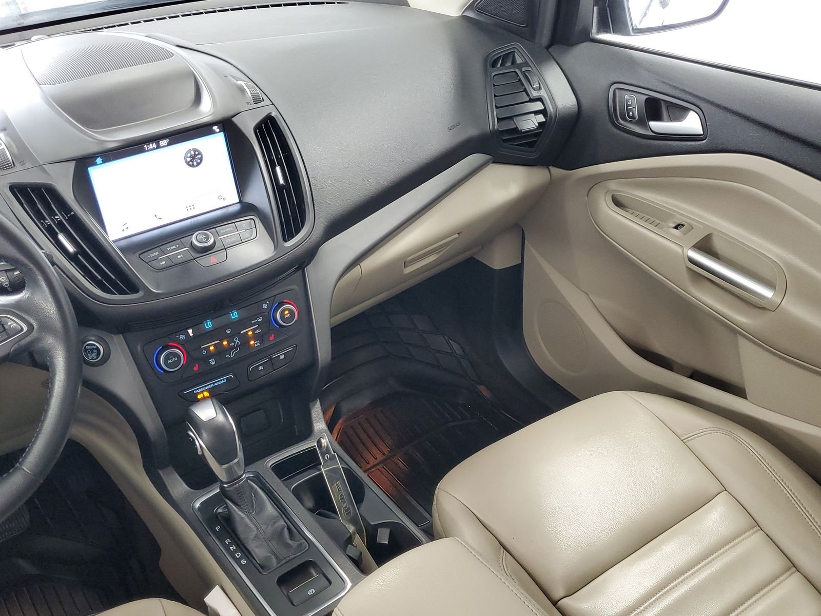 Used 2019 Gray Ford SEL image 29