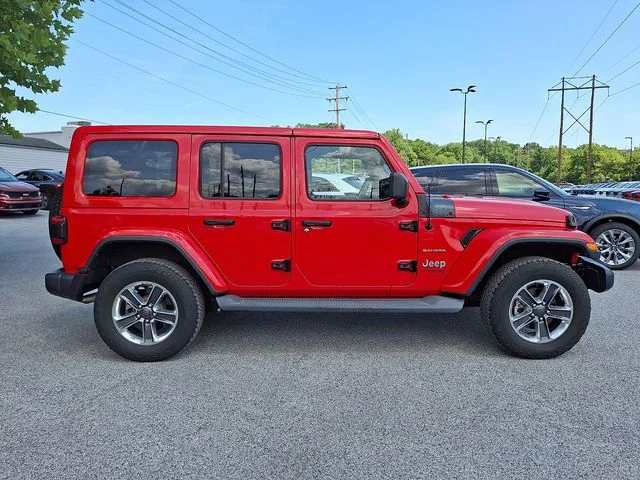 Used 2019 Red Jeep Unlimited Sahara image 8