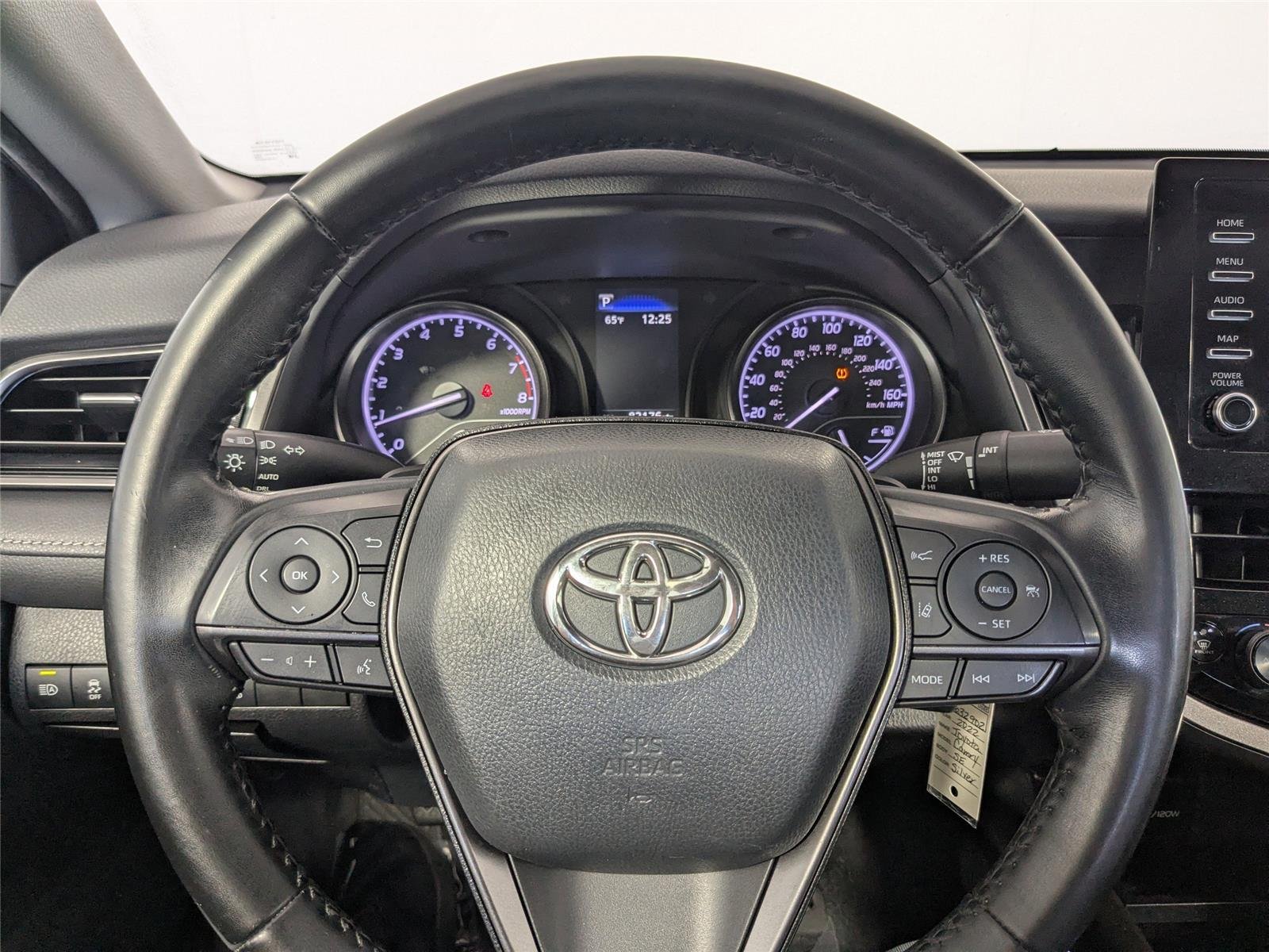 2022 Toyota Camry SE - Photo 11