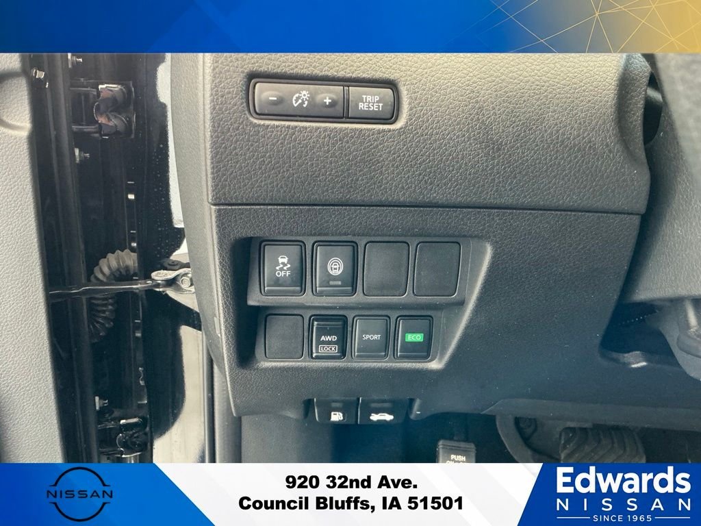 Used 2021 Black Nissan S image 19