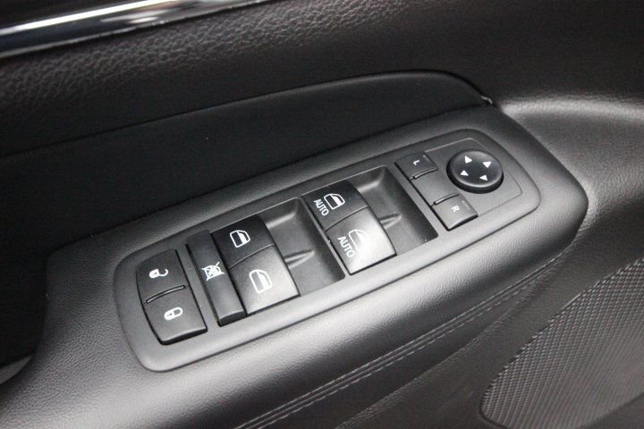 Used 2020 Silver Jeep Limited image 11
