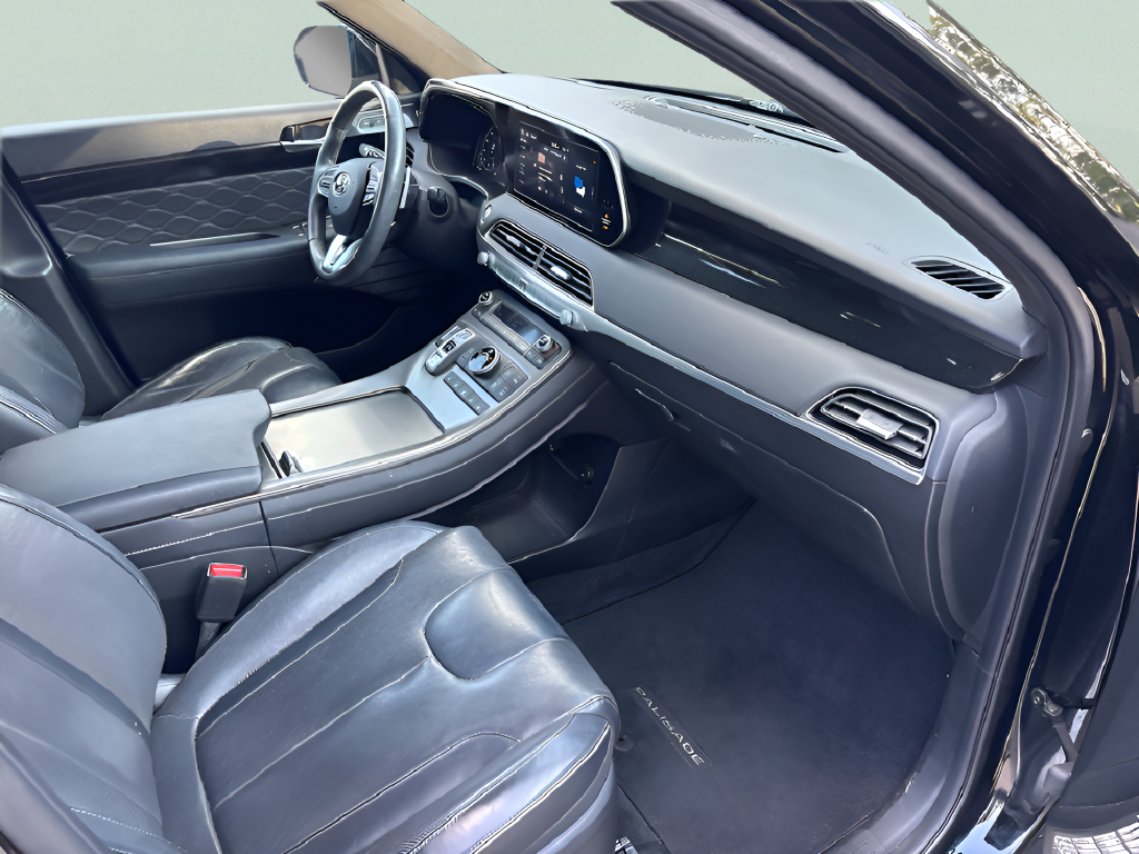 Used 2023 White GMC Denali image 56