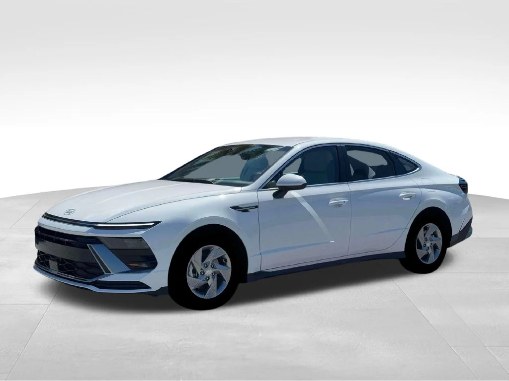 Used 2026 White Hyundai SE image 2