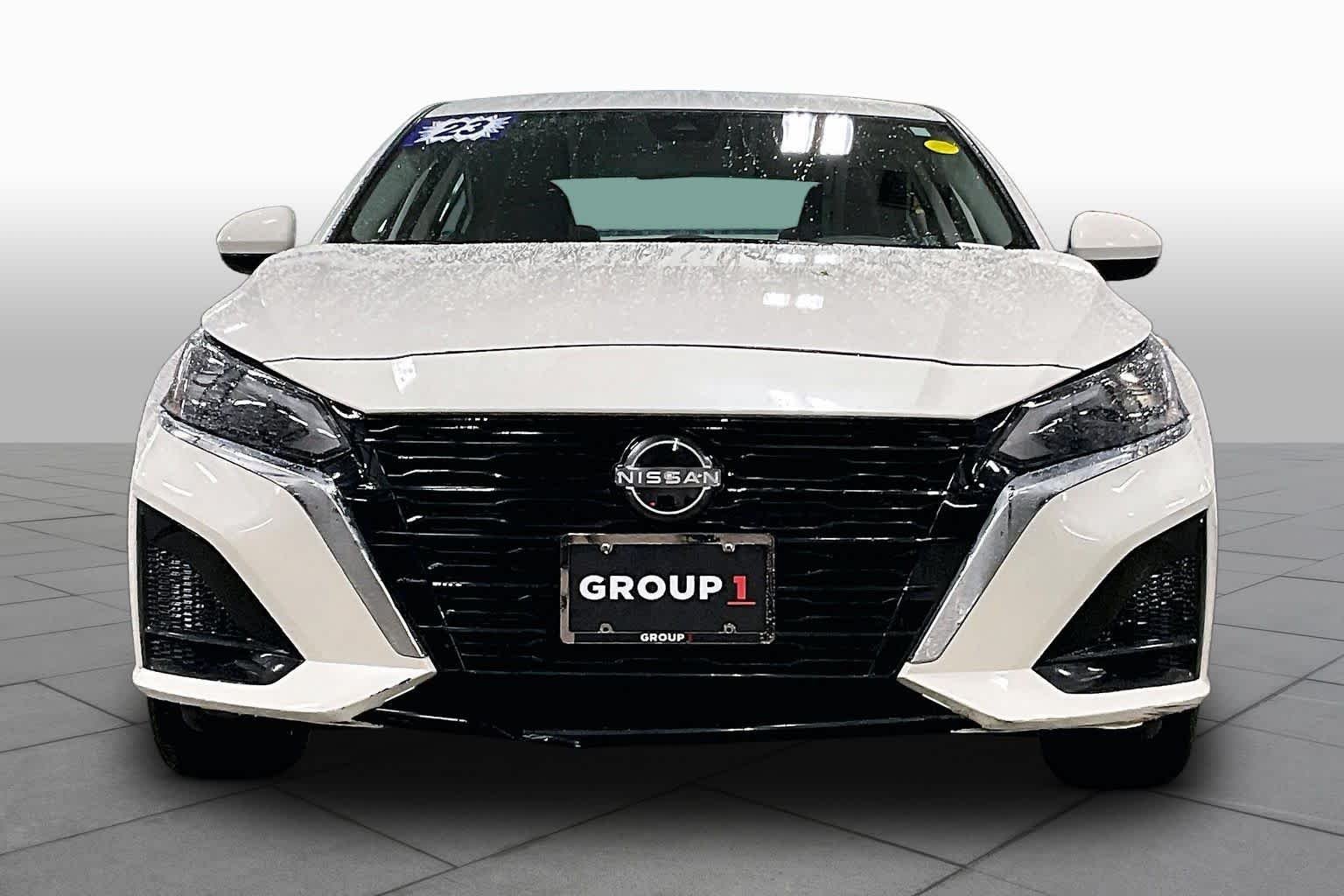 Used 2023 Pearl White Tricoat Nissan 2.5 SV image 4