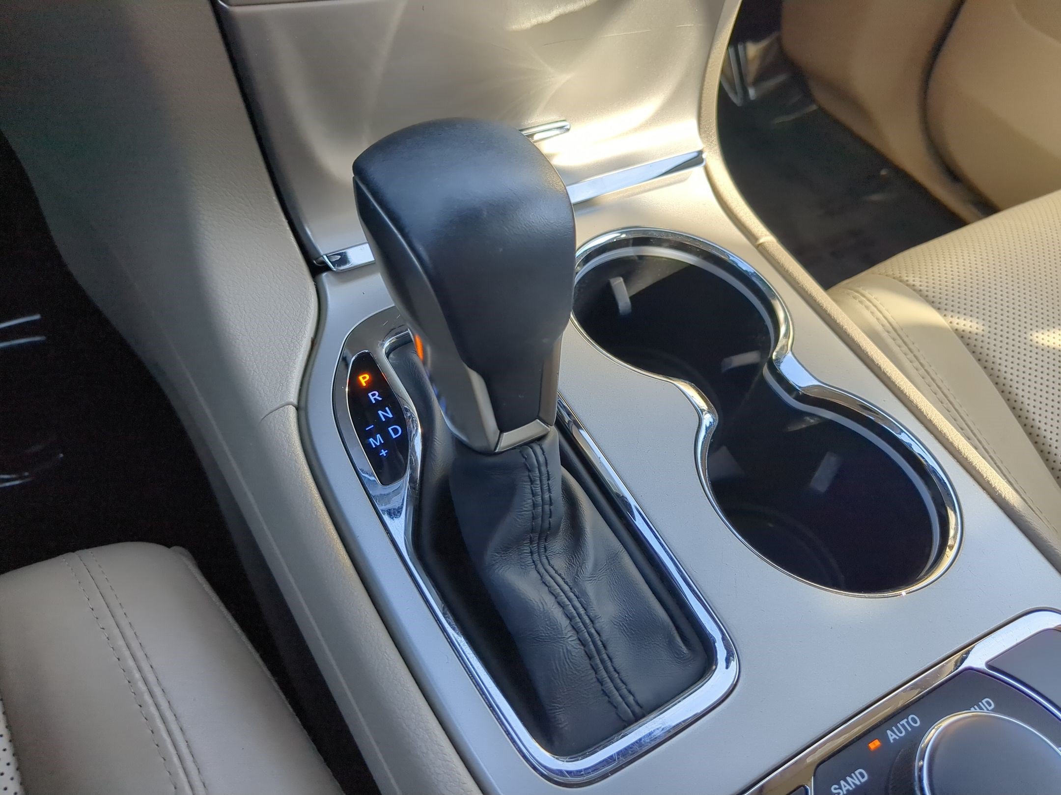 Used 2017 Bright White Clearcoat Jeep Limited image 27
