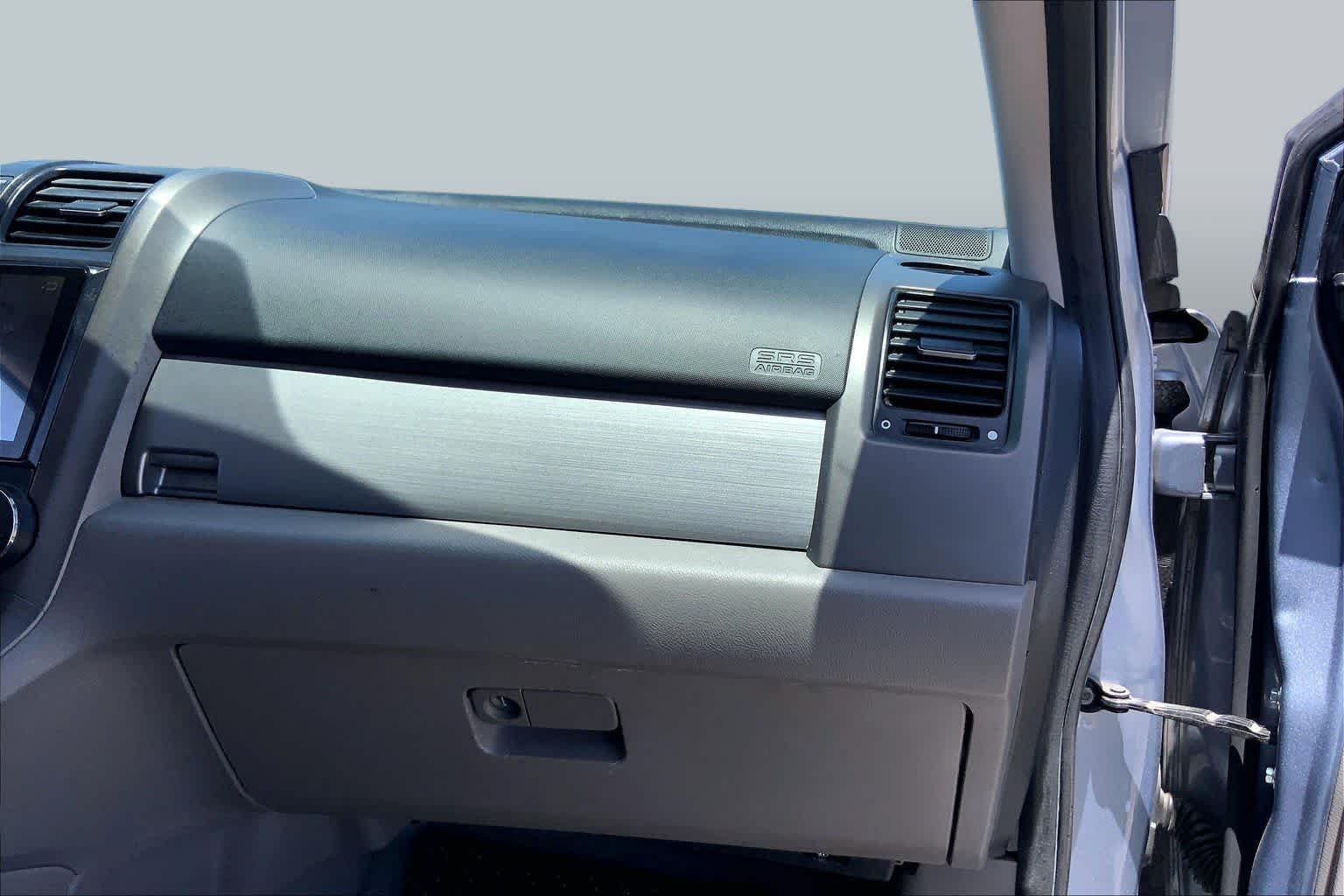 Used 2011 Glacier Blue Metallic Honda SE image 17