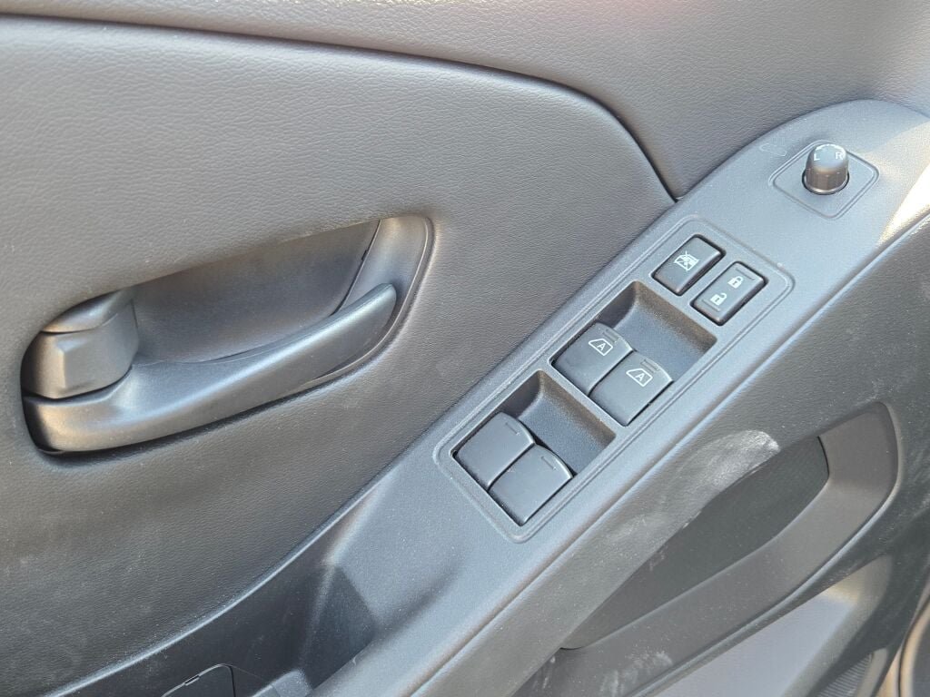 New 2026 Boulder Gray Pearl Nissan Crew Cab SV image 18