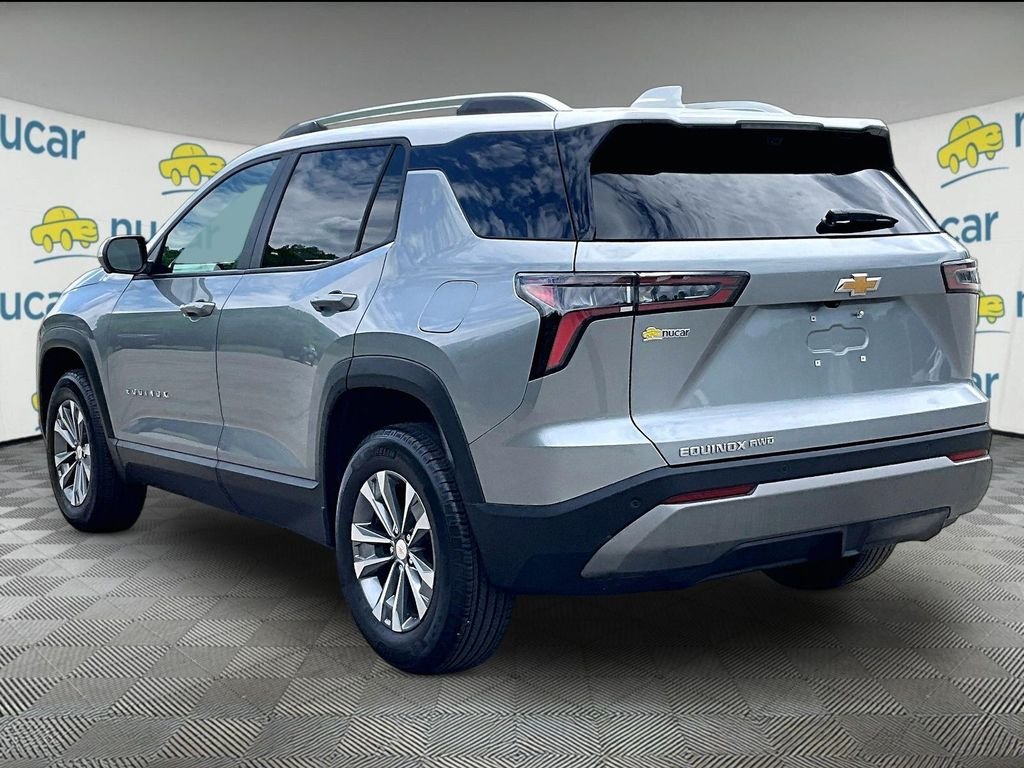 Used 2025 Gray Chevrolet LT image 4