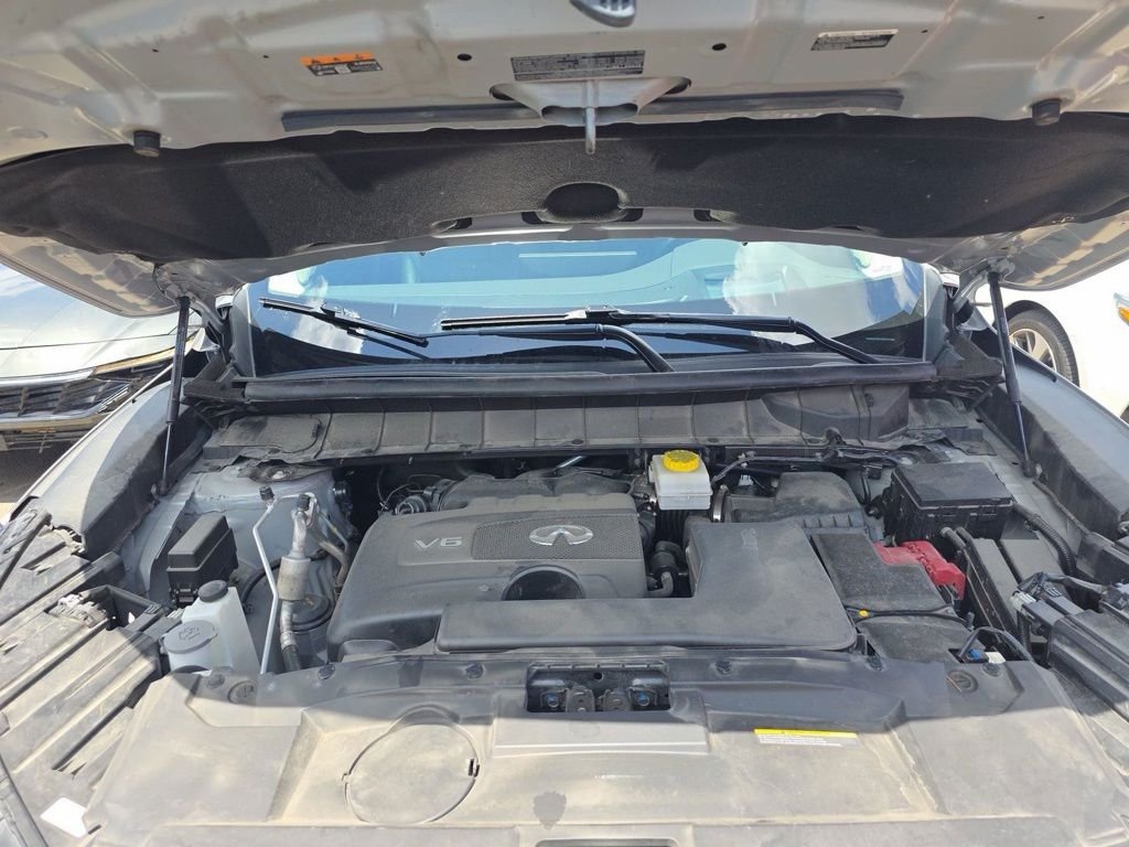 Used 2023 Silver INFINITI LUXE image 23