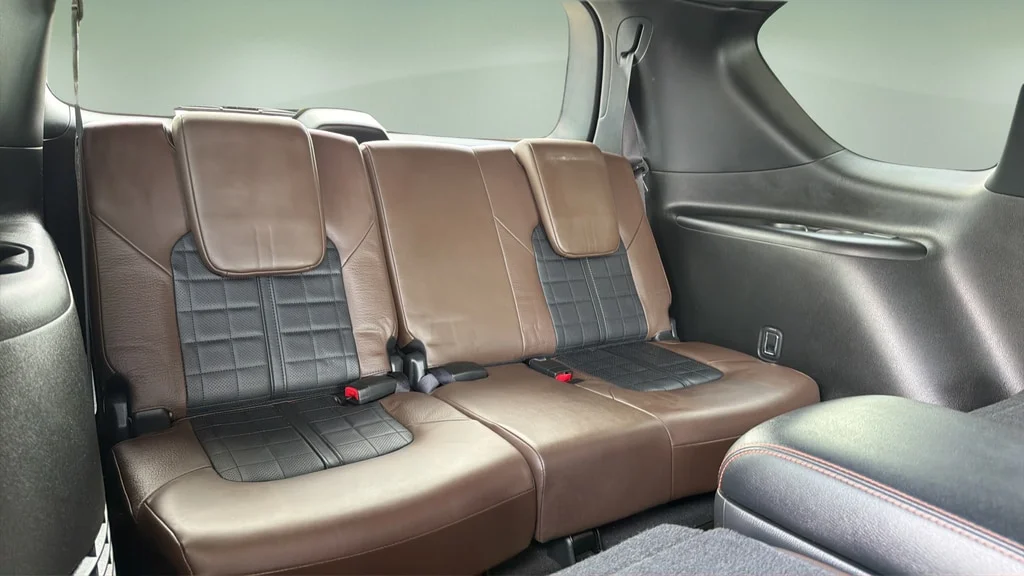 Certified Used 2020 Super Black Nissan Platinum image 17