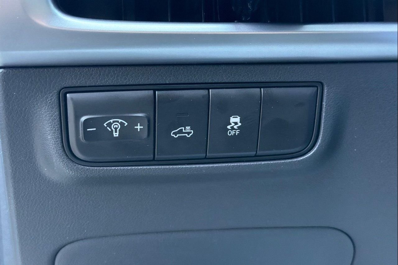 New 2026 White Hyundai SEL AWD image 33