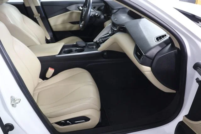 Used 2021 White Acura  image 24