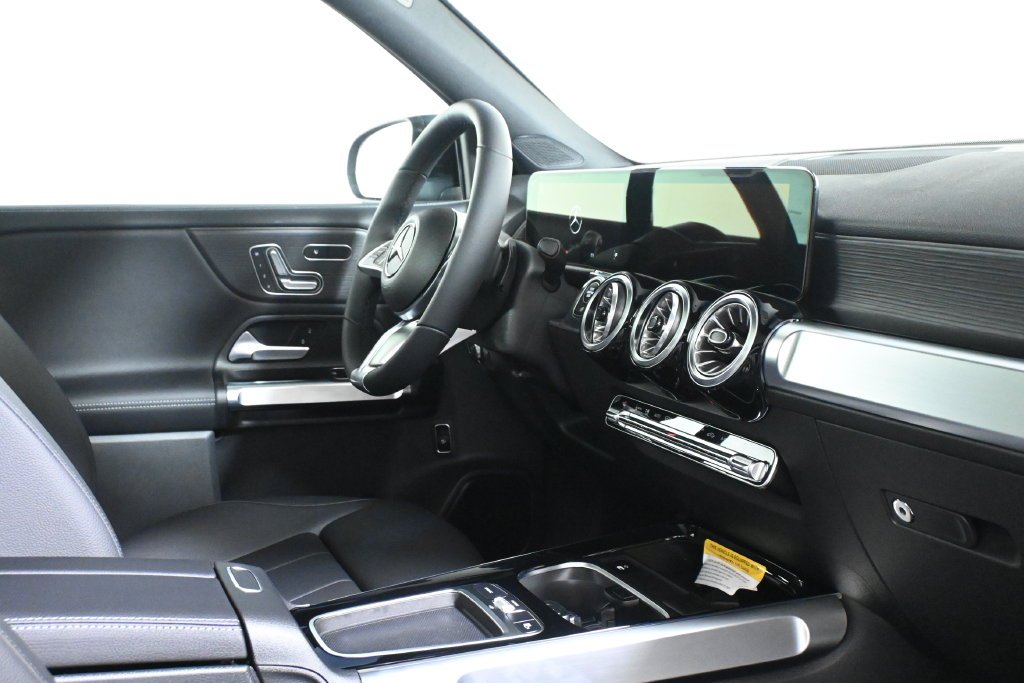 New 2026 Cosmos Black Metallic Mercedes-Benz GLB 250 image 31