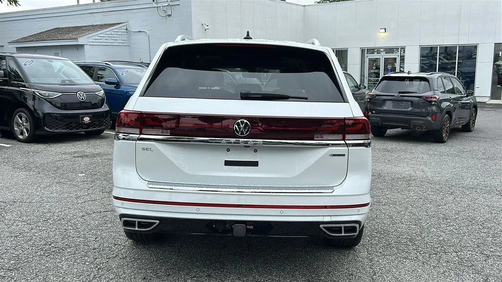 Used 2024 White Volkswagen 2.0T SEL Premium R-Line image 5