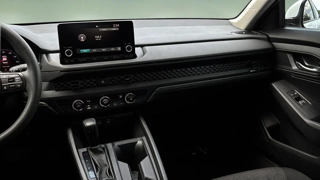 Used 2024  Honda LX image 24