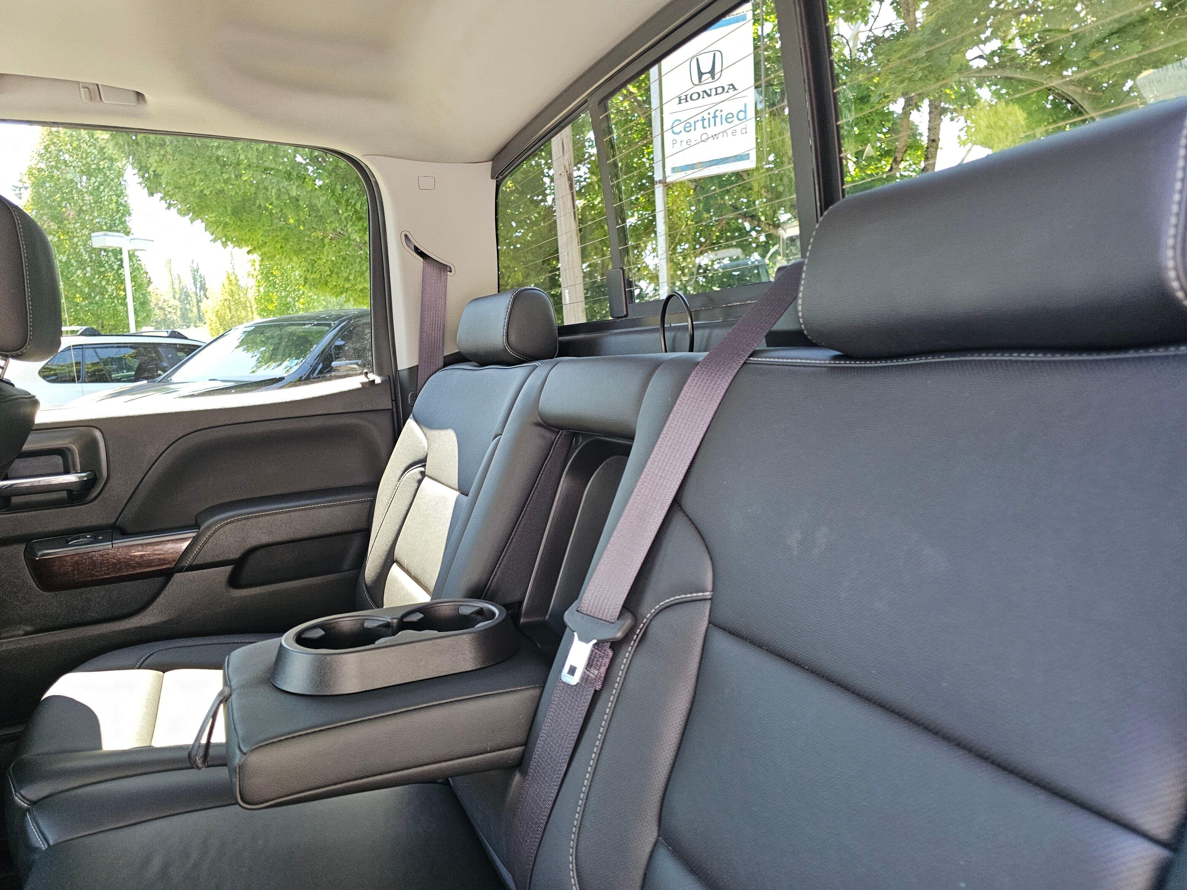 Used 2017 White Frost Tricoat GMC SLT image 21