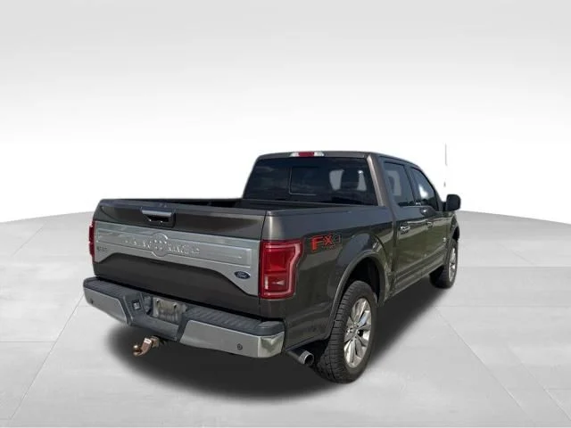 Used 2015  Ford King Ranch image 3