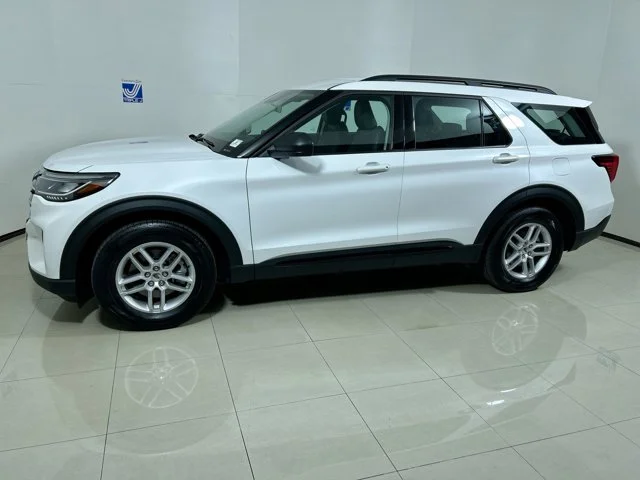 New 2026 STAR WHITE Ford Active RWD image 4