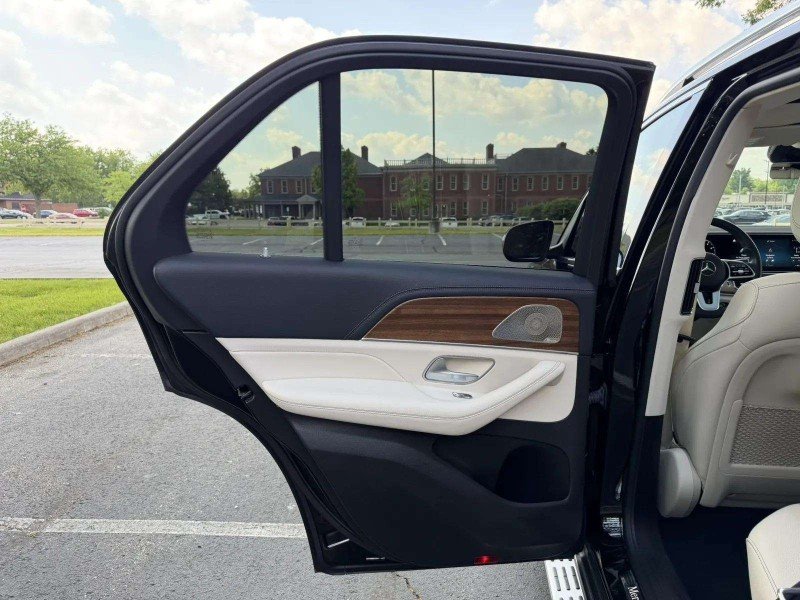 Used 2022 Black Mercedes-Benz GLE 350 image 21