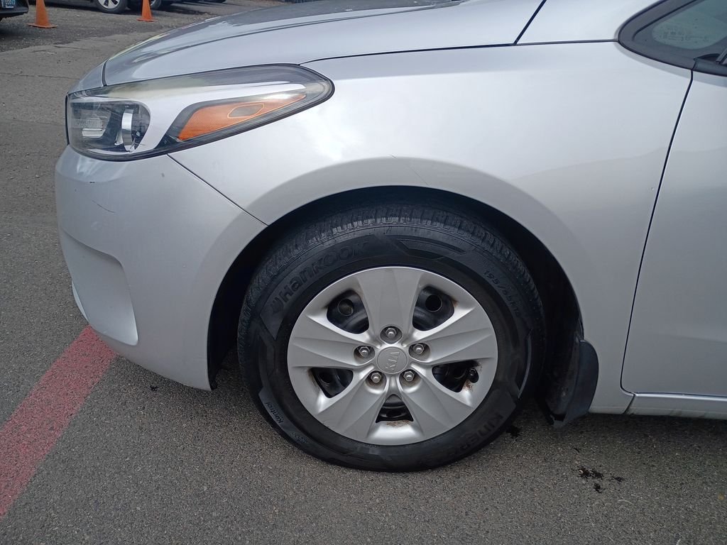 Used 2017 Silky Silver Kia LX image 8