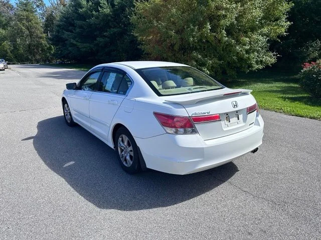 Used 2012 White Honda SE image 5