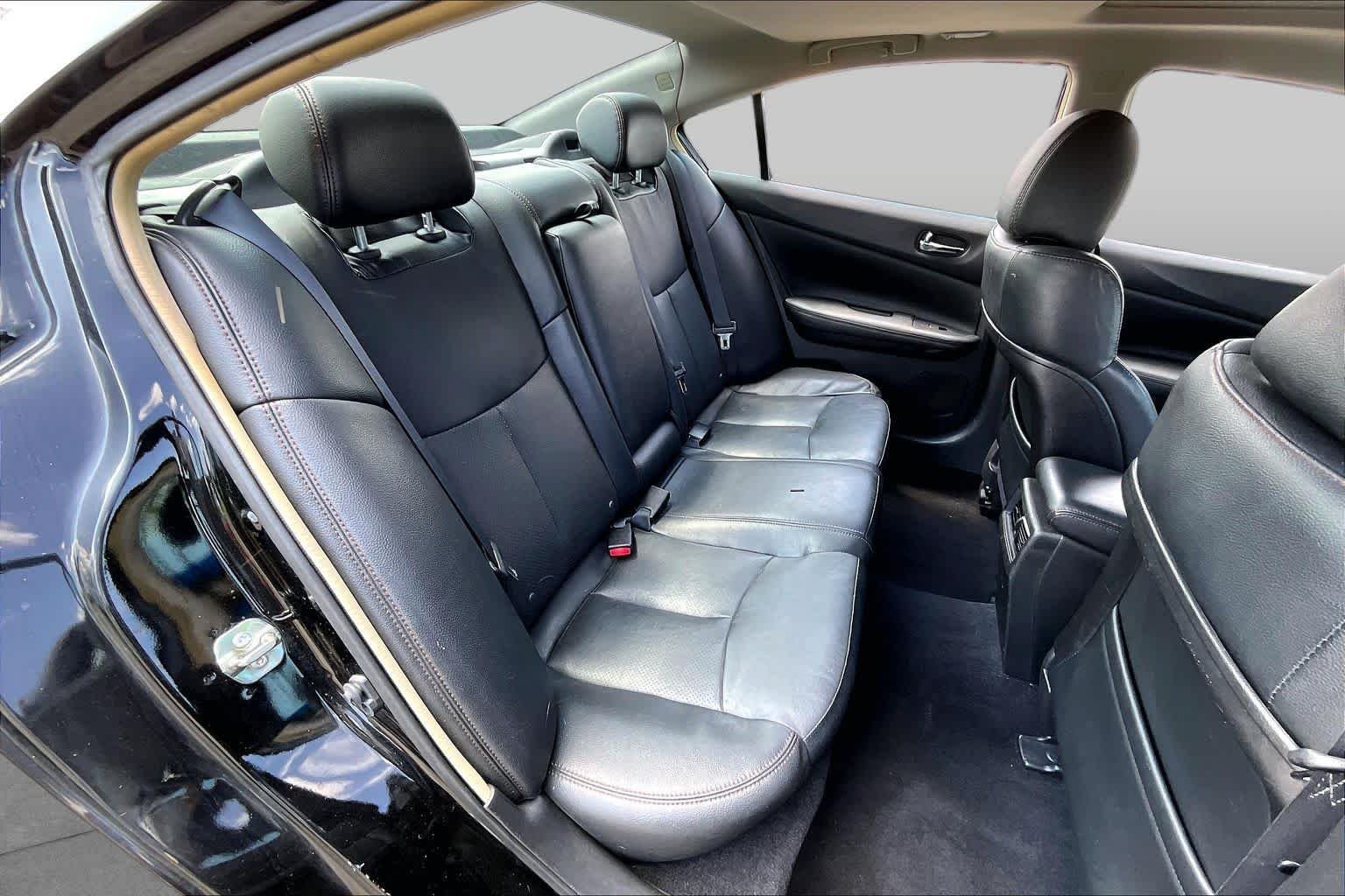 Used 2014 Super Black Nissan 3.5 SV image 17