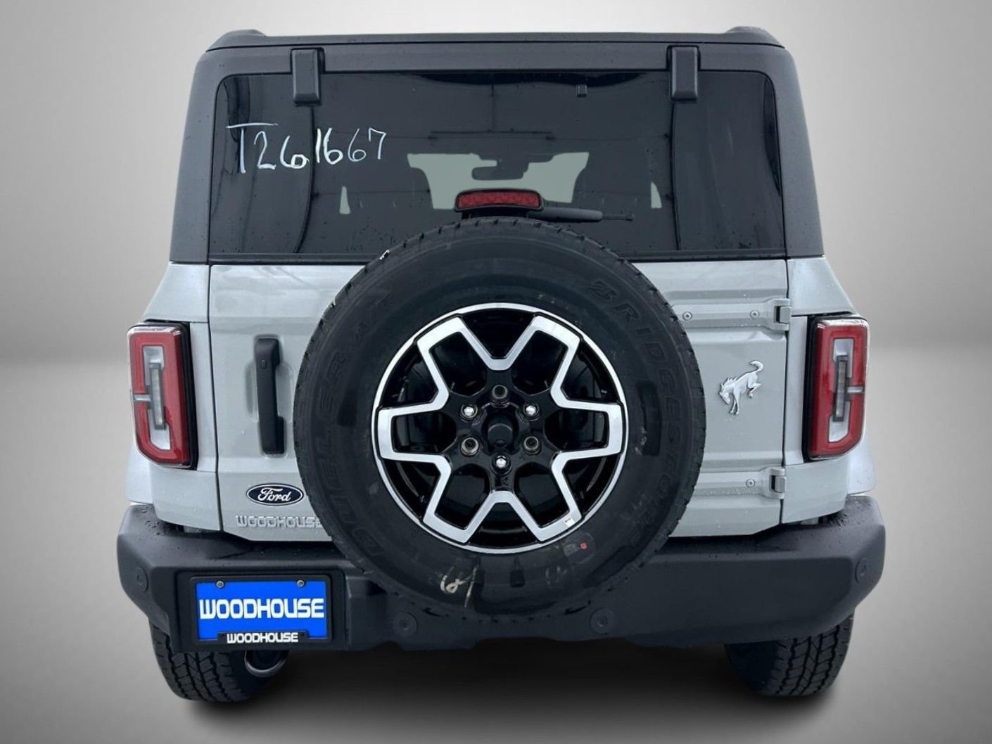New 2026 Avalanche Gray Ford Outer Banks image 6