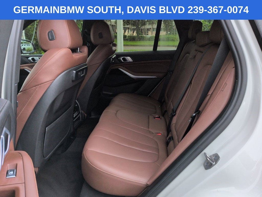 Used 2021 White Metallic BMW sDrive40i image 16