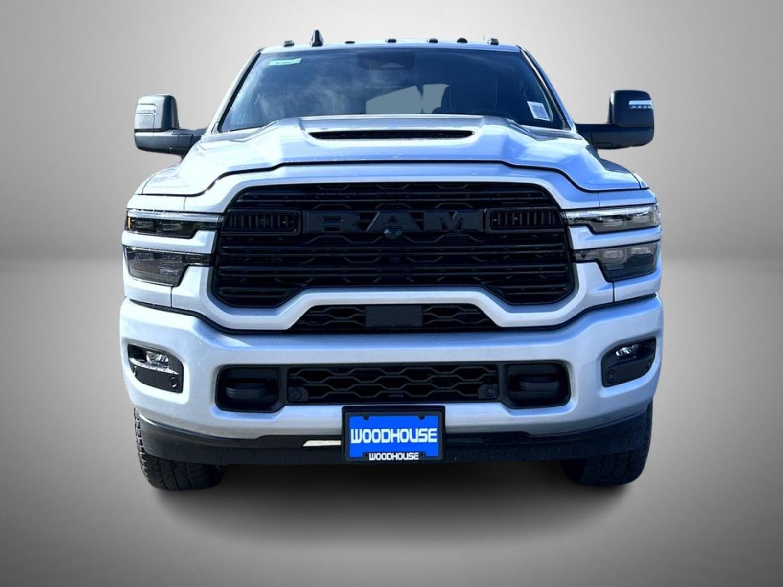 New 2026 Silver-Zynith Exterior Paint RAM Laramie image 2