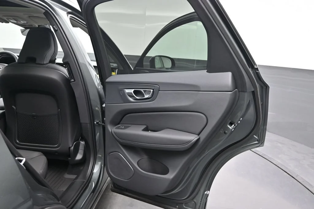 New 2027 Forest Lake Volvo T8 Plus image 15