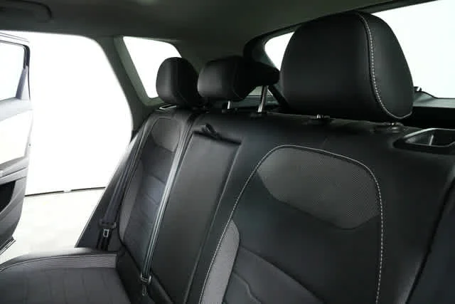 New 2026 Deep Black Pearl Volkswagen SE image 20