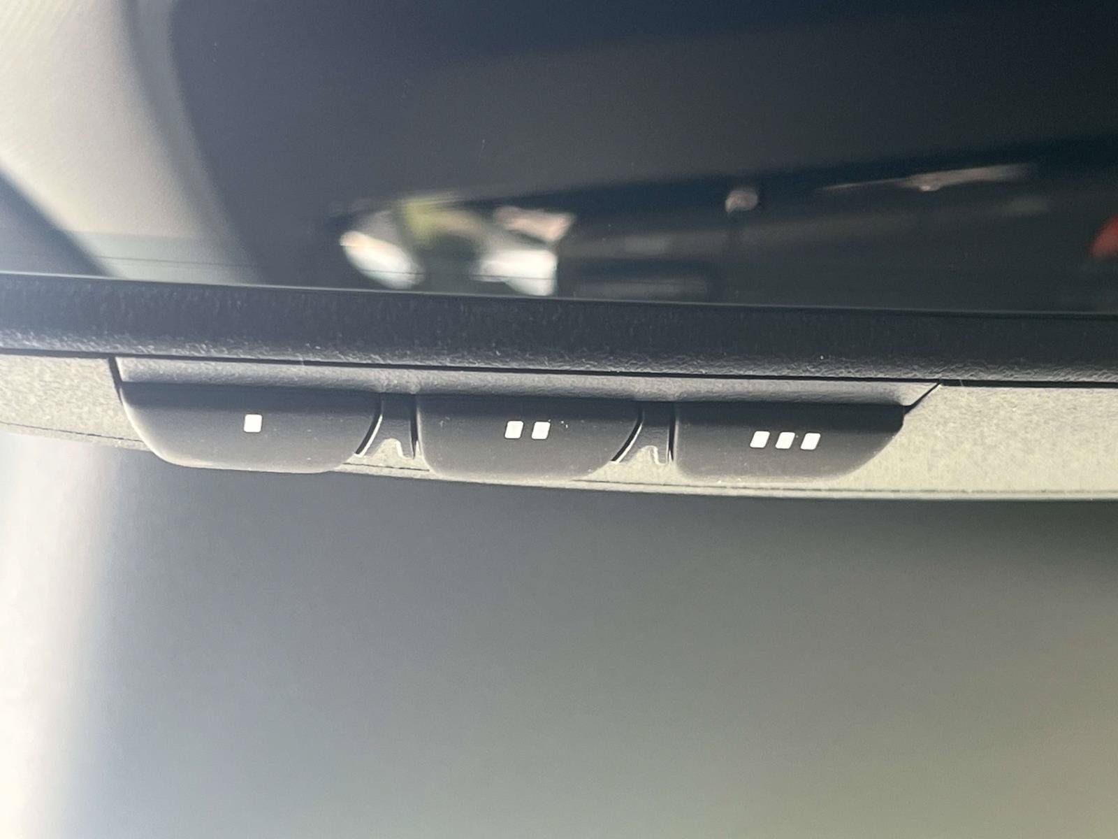New 2026 Snow White Pearl Kia LXS image 30