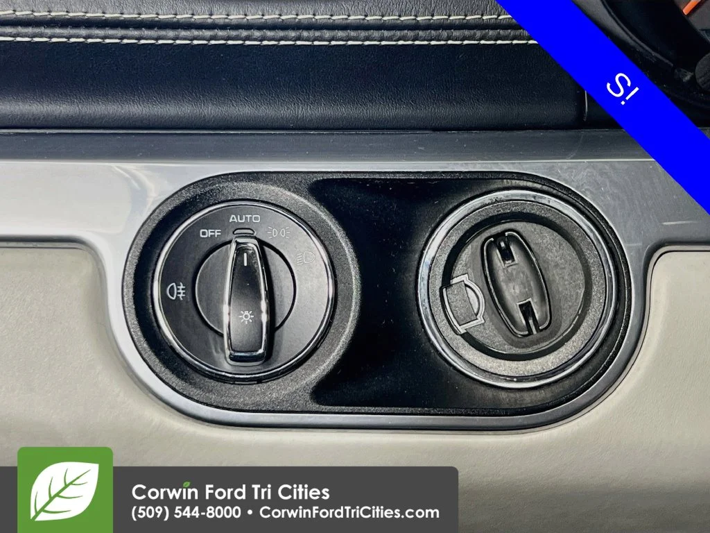 Used 2019  Porsche  image 17