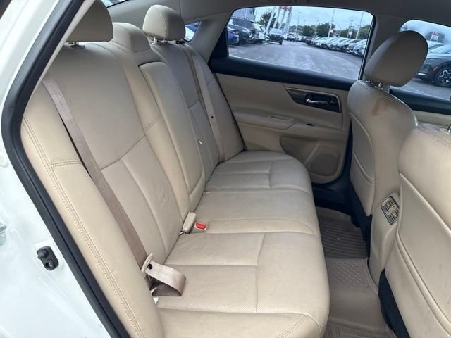 Used 2015 White Nissan 2.5 SL image 18