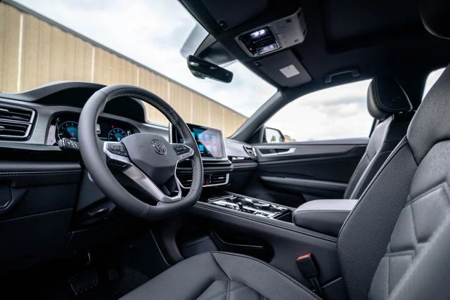 New 2026 Black Volkswagen 2.0T SE w/Technology image 4