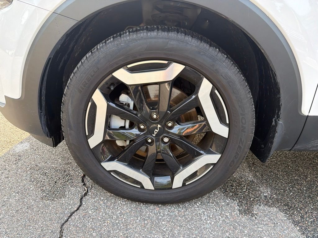 Certified Used 2025 White Kia EX image 25