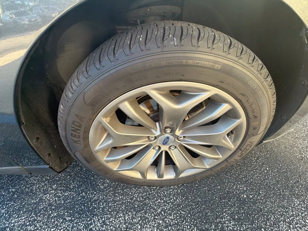 Used 2017 Gray Ford Limited image 17