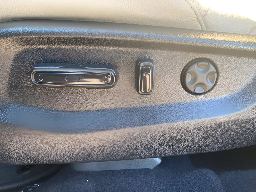 Used 2018  Honda Touring image 8