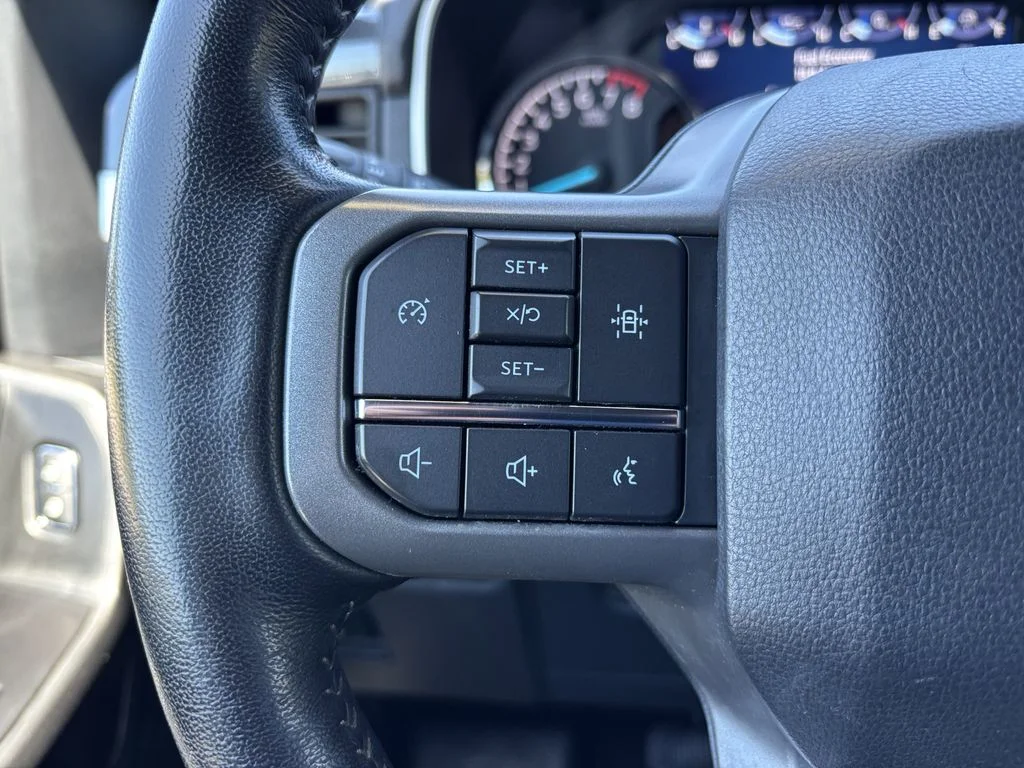 Used 2022 Black Ford XLT image 29