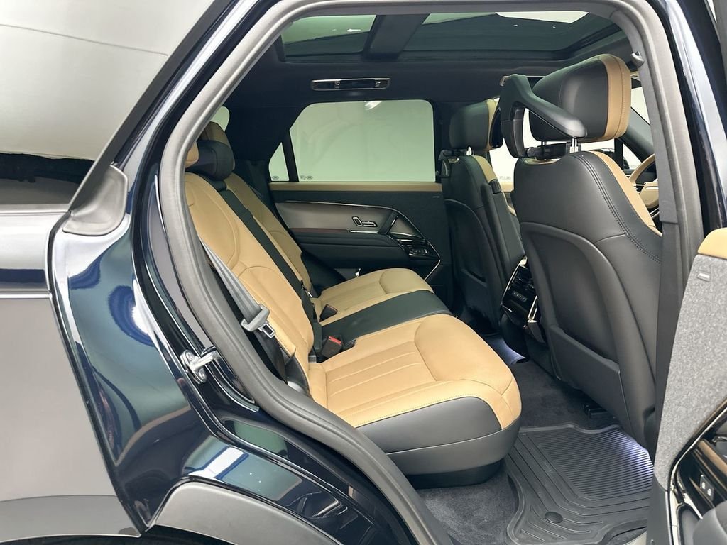 New 2026 Constellation Blue Ultra Metallic Gloss Land Rover Dynamic SE image 7