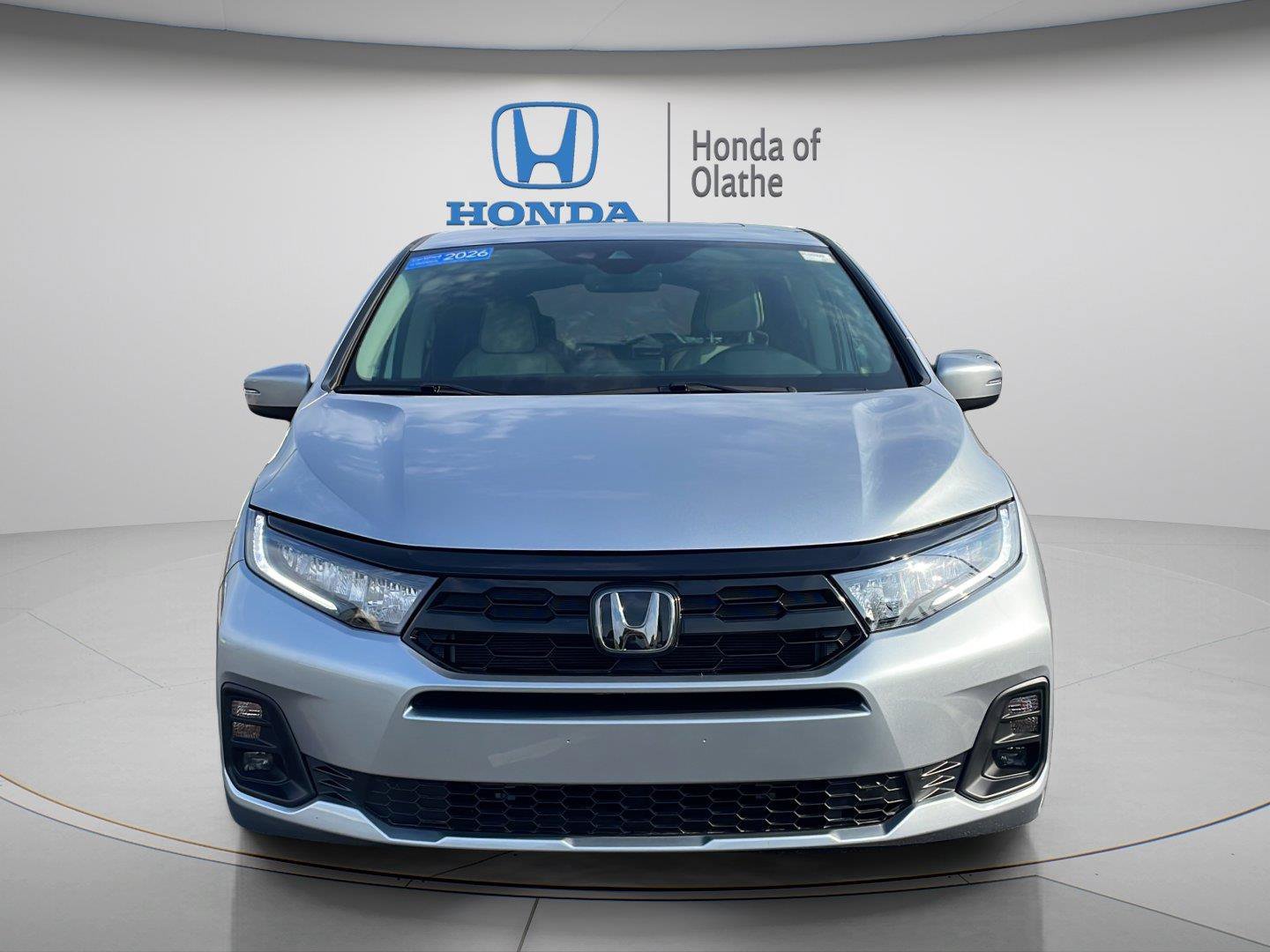 Certified Used 2026 Solar Silver Metallic Honda Touring image 36
