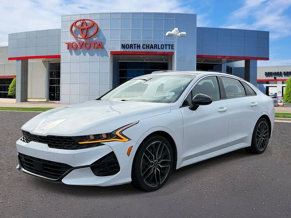 Used 2023 White Kia GT image 5