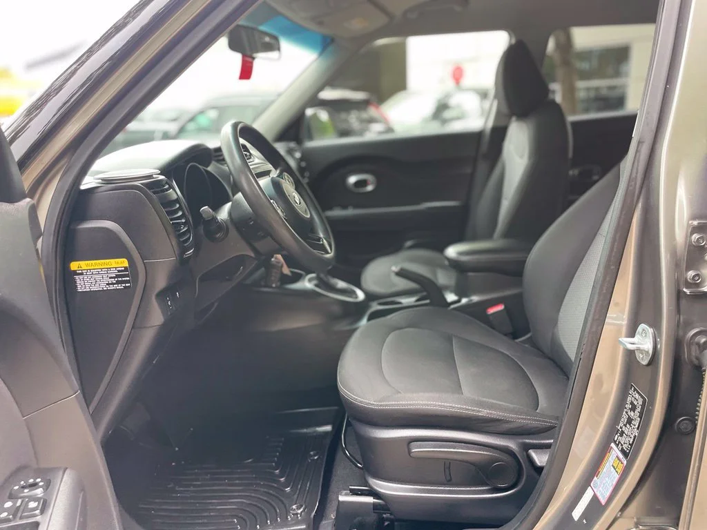 Used 2019 Titanium Gray Kia Plus image 18