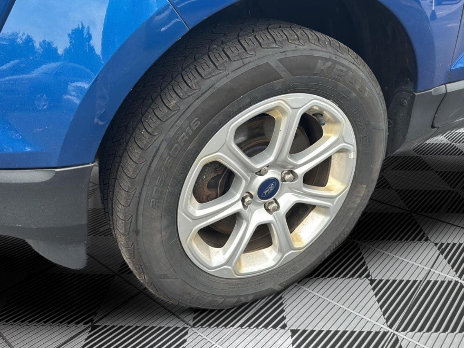Used 2019 Lightning Blue Ford SE image 10