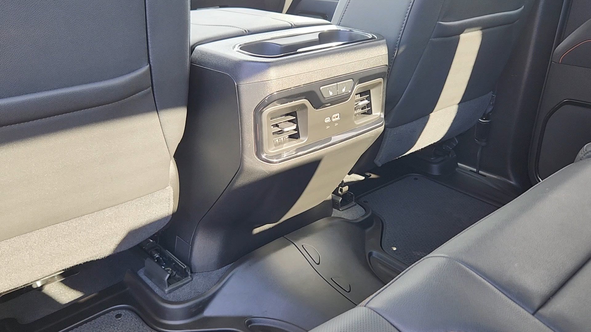 Certified Used 2025 Summit White GMC AT4 image 16